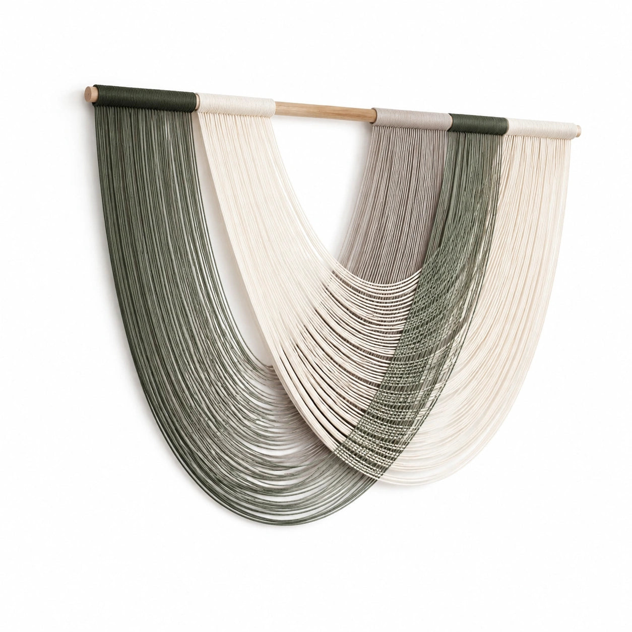 Arazzo da parete 100 x 90 cm in corda di cotone beige arancione verde e nero con frange